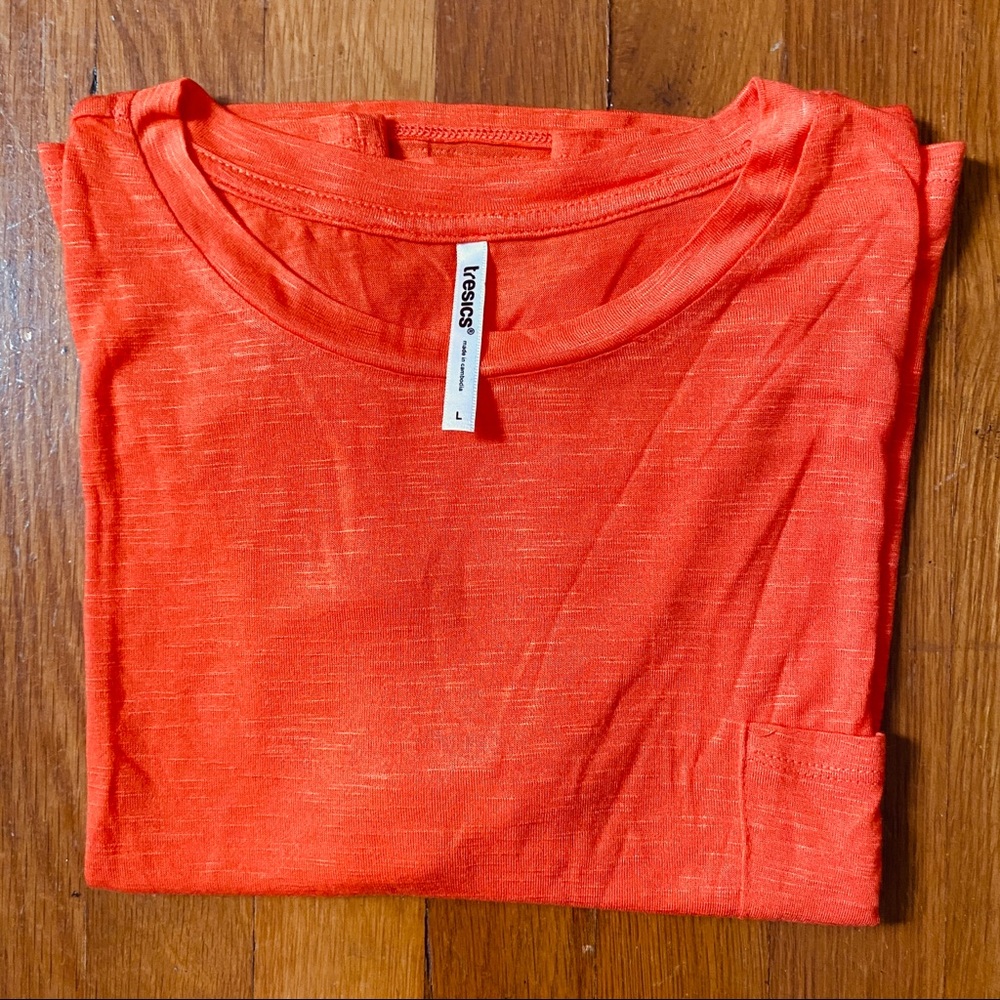 NWT short sleeve boxy top with pocket - coral